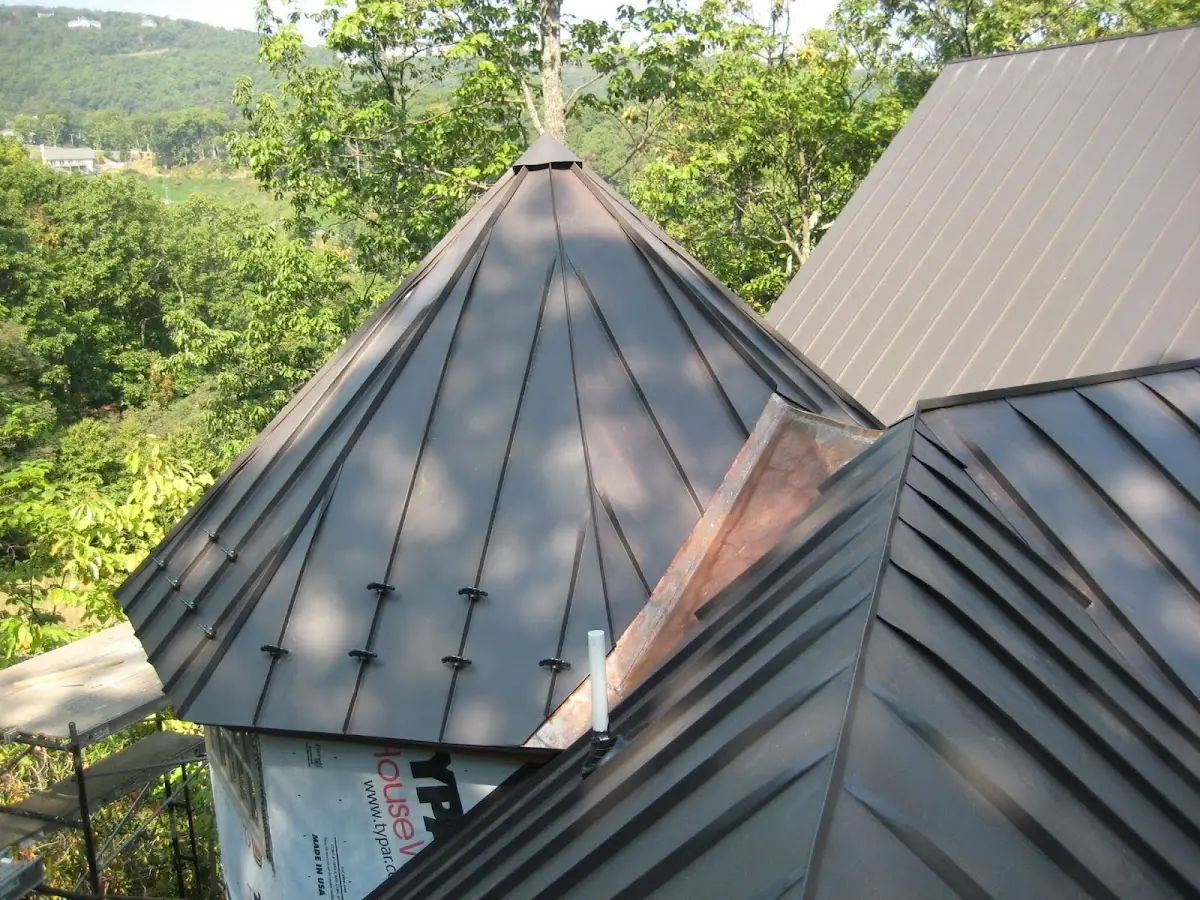 Professional Roof Tarp Installation by Craftsman Roofing in Brentwood Hills